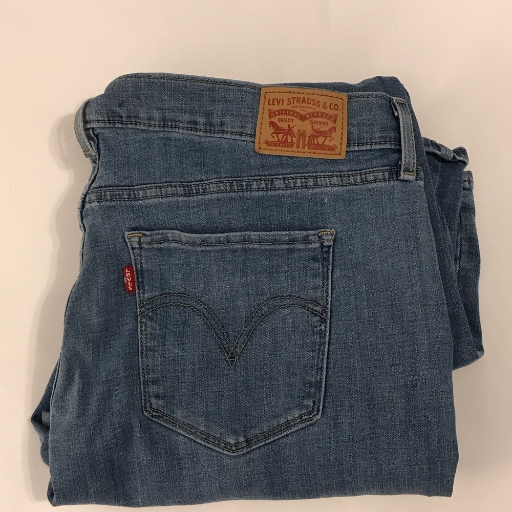 Women's Levi's Classic Boot Cut Jeans - Size 18